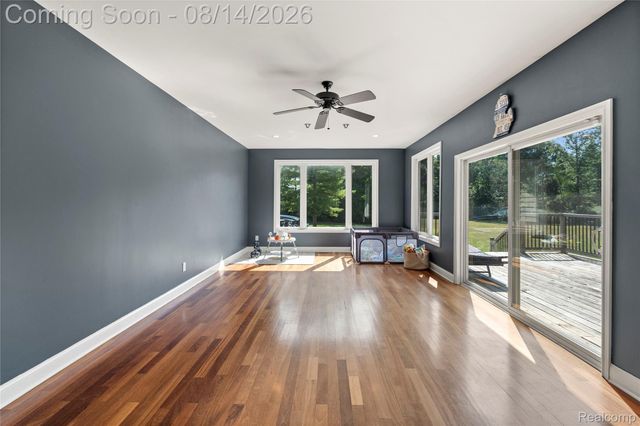 372 Hunters Ridge Drive, Brandon Charter Township, MI 48462