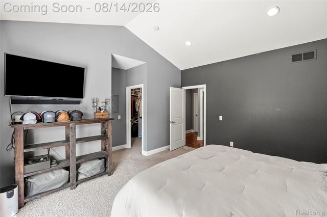 372 Hunters Ridge Drive, Brandon Charter Township, MI 48462