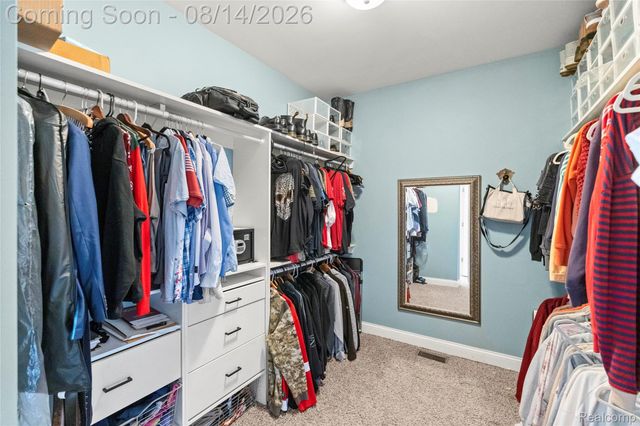 372 Hunters Ridge Drive, Brandon Charter Township, MI 48462