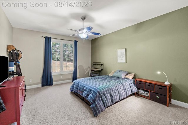 372 Hunters Ridge Drive, Brandon Charter Township, MI 48462