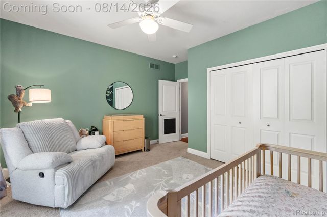 372 Hunters Ridge Drive, Brandon Charter Township, MI 48462
