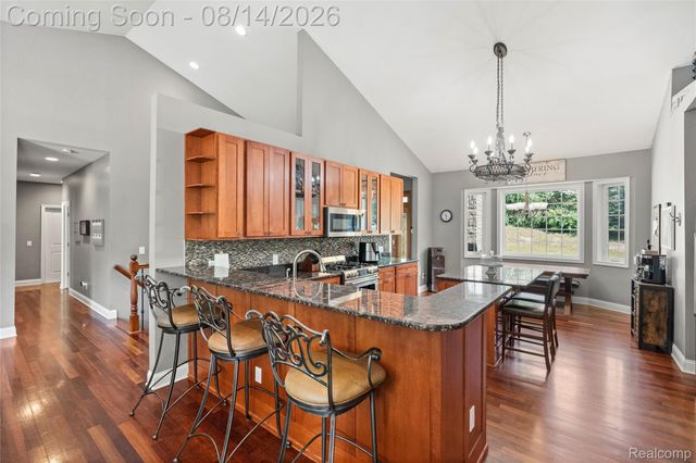 372 Hunters Ridge Drive, Brandon Charter Township, MI 48462