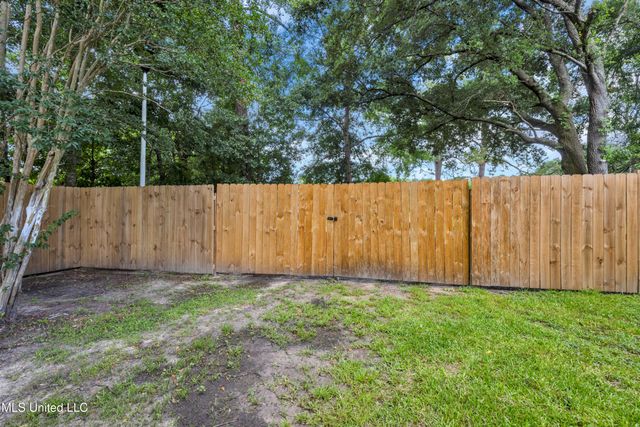 15300 Lansing Drive, Biloxi, MS 39532