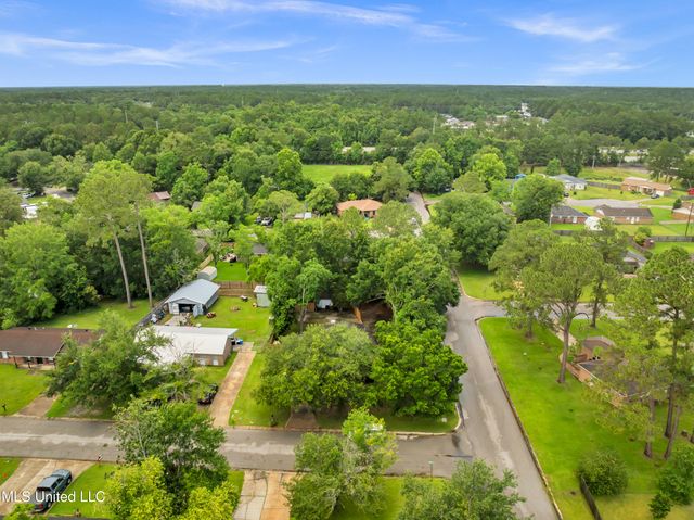 15300 Lansing Drive, Biloxi, MS 39532