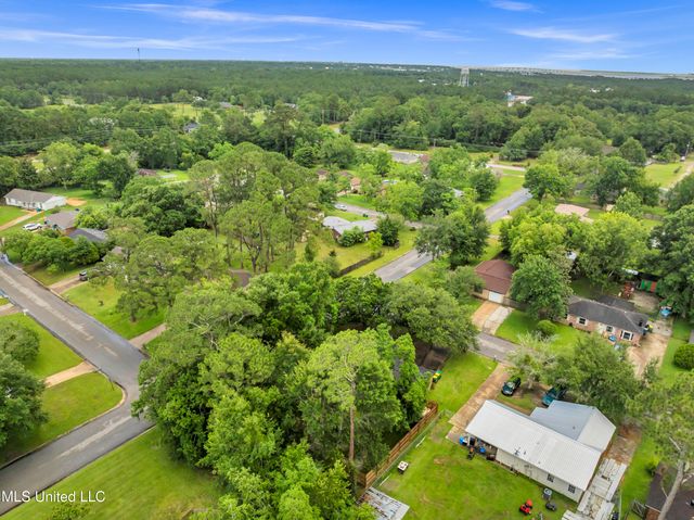 15300 Lansing Drive, Biloxi, MS 39532