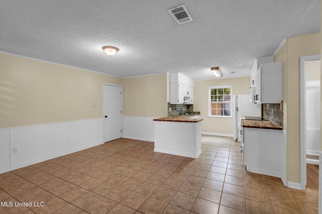 15300 Lansing Drive, Biloxi, MS 39532