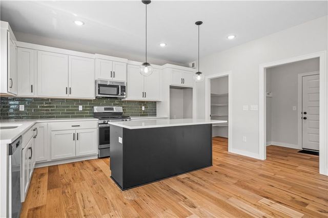 19779 W 122 Terrace, Olathe, KS 66061