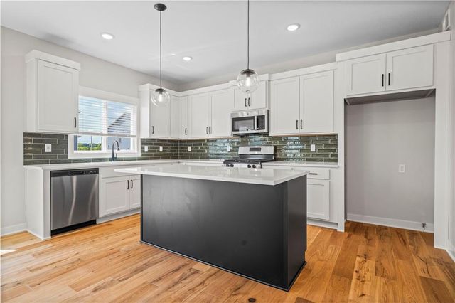 19779 W 122 Terrace, Olathe, KS 66061