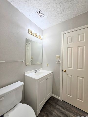 8562 Serene Ridge Dr, San Antonio, TX 78239