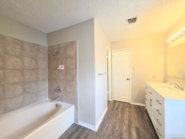 8562 Serene Ridge Dr, San Antonio, TX 78239