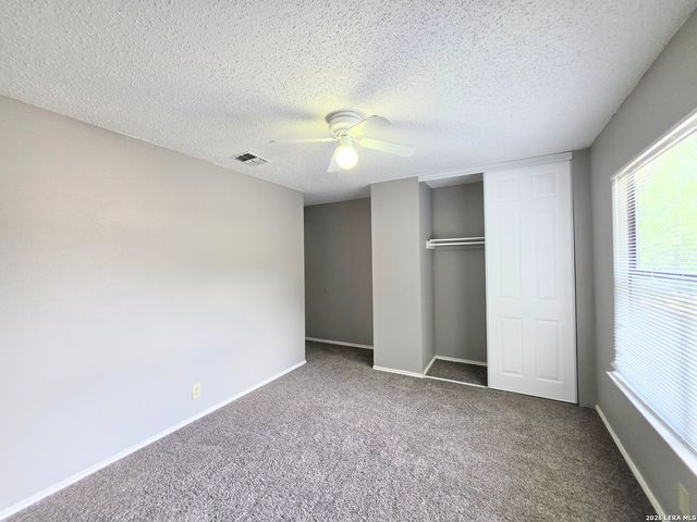 8562 Serene Ridge Dr, San Antonio, TX 78239