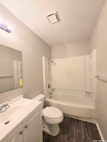 8562 Serene Ridge Dr, San Antonio, TX 78239