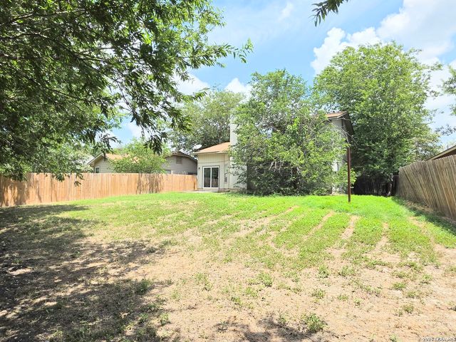 8562 Serene Ridge Dr, San Antonio, TX 78239