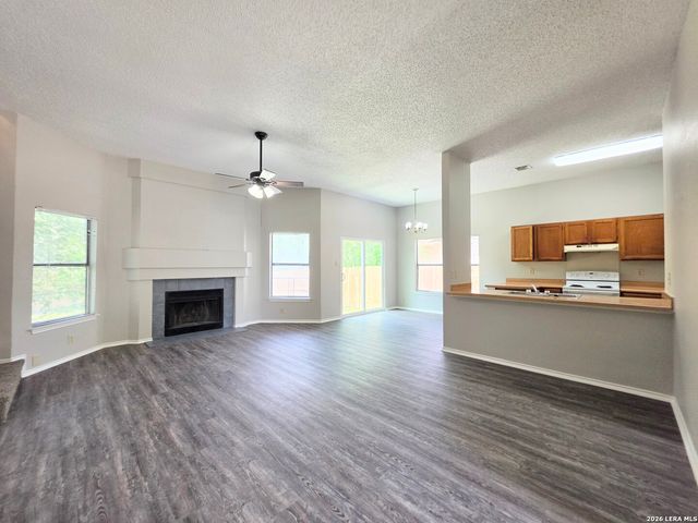 8562 Serene Ridge Dr, San Antonio, TX 78239