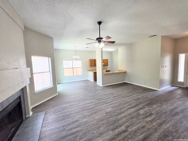 8562 Serene Ridge Dr, San Antonio, TX 78239