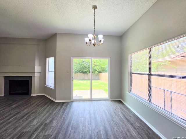 8562 Serene Ridge Dr, San Antonio, TX 78239