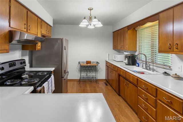 4 Chapel Court, Collinsville, IL 62234