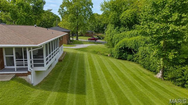 4 Chapel Court, Collinsville, IL 62234
