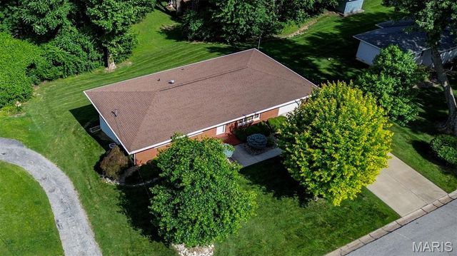 4 Chapel Court, Collinsville, IL 62234