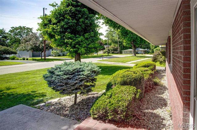 4 Chapel Court, Collinsville, IL 62234