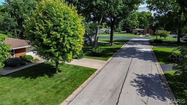 4 Chapel Court, Collinsville, IL 62234
