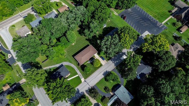 4 Chapel Court, Collinsville, IL 62234