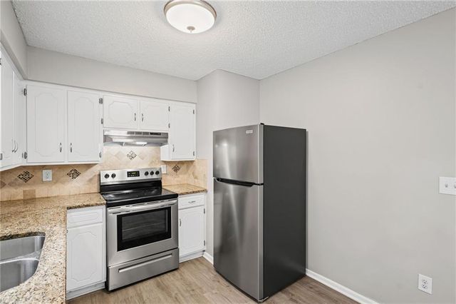 10330 Smalley Court, Kansas City, MO 64134