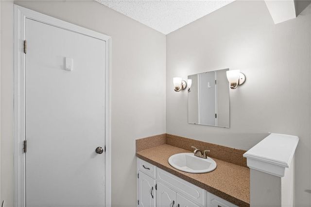 10330 Smalley Court, Kansas City, MO 64134