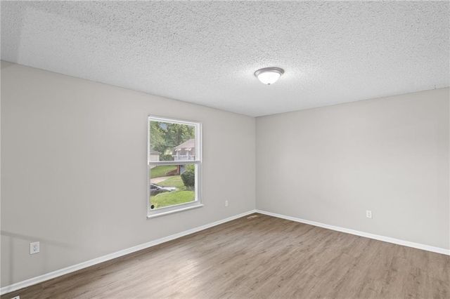 10330 Smalley Court, Kansas City, MO 64134