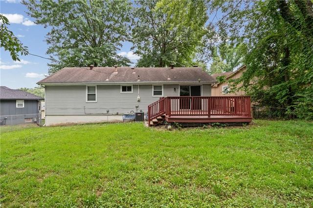 10330 Smalley Court, Kansas City, MO 64134