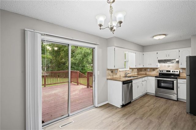 10330 Smalley Court, Kansas City, MO 64134