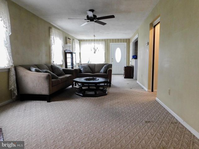 1448 W JAMES ST, Jeffersonville, PA 19403