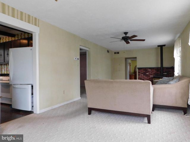 1448 W JAMES ST, Jeffersonville, PA 19403