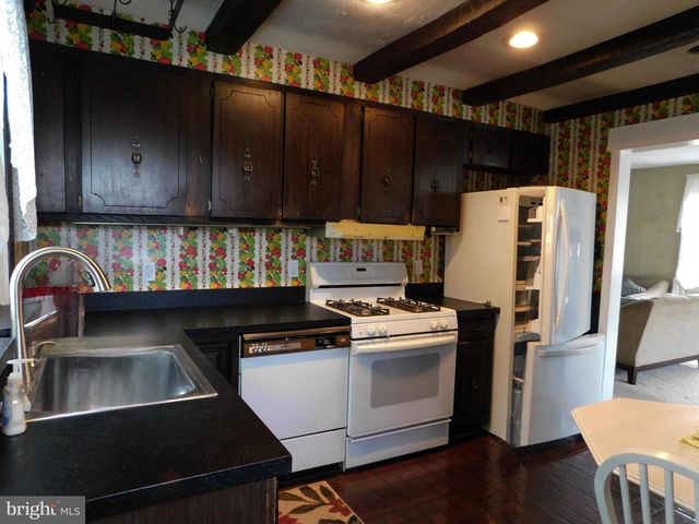 1448 W JAMES ST, Jeffersonville, PA 19403