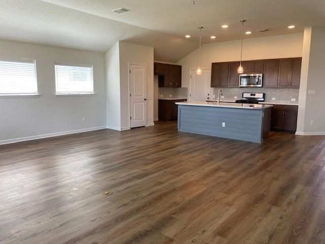 127 Patrick Herndon DR, Bastrop, TX 78602