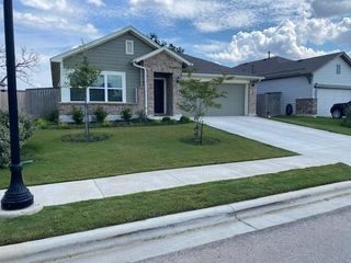 127 Patrick Herndon DR, Bastrop, TX 78602