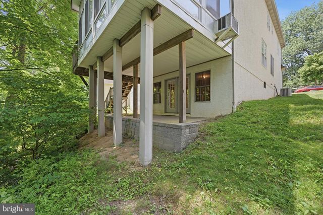522 RASPBERRY LN, West Chester, PA 19382