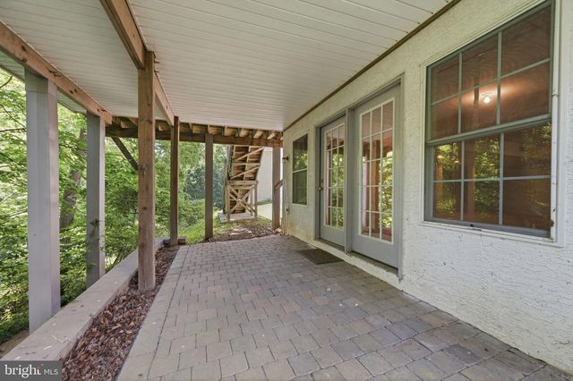 522 RASPBERRY LN, West Chester, PA 19382
