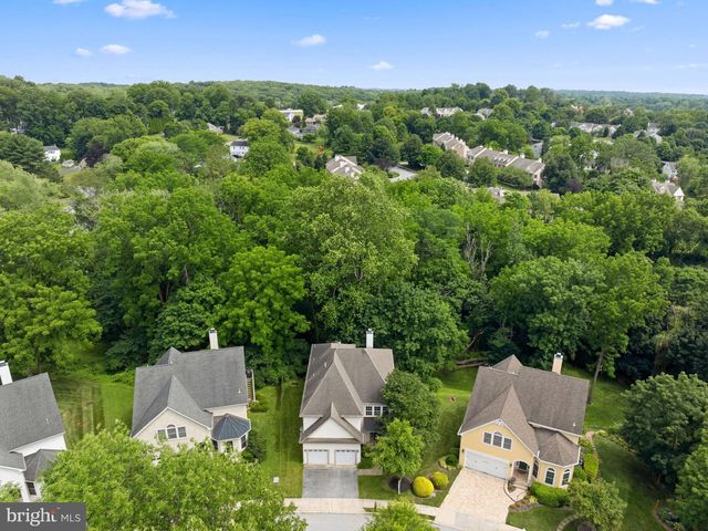 522 RASPBERRY LN, West Chester, PA 19382