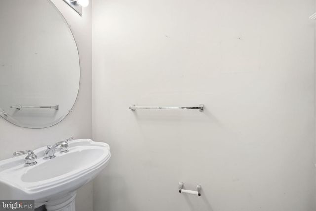 522 RASPBERRY LN, West Chester, PA 19382