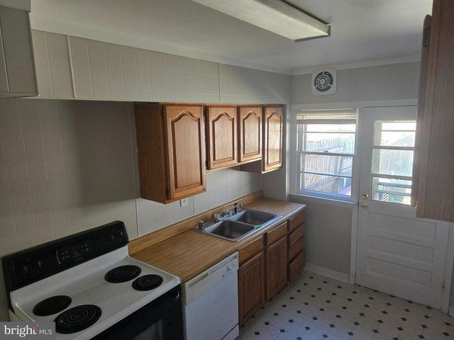 1664 KIRKWOOD RD, Baltimore, MD 21207