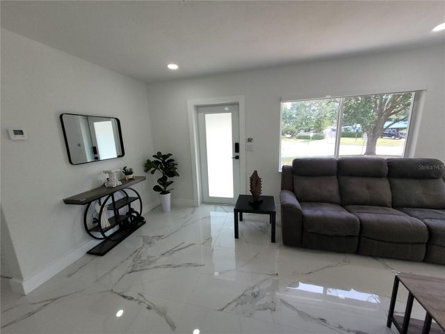 105 FOREST PARK AVENUE, Temple Terrace, FL 33617