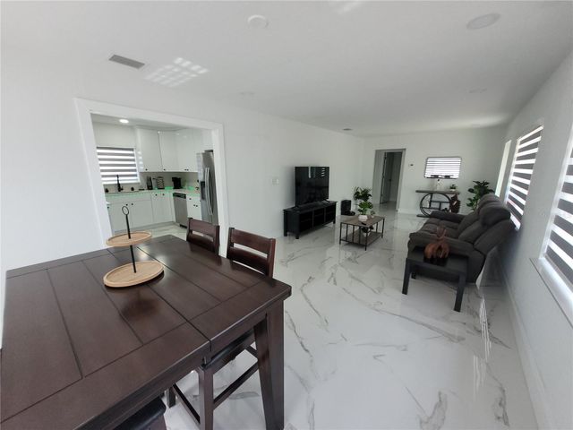 105 FOREST PARK AVENUE, Temple Terrace, FL 33617