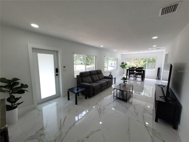 105 FOREST PARK AVENUE, Temple Terrace, FL 33617