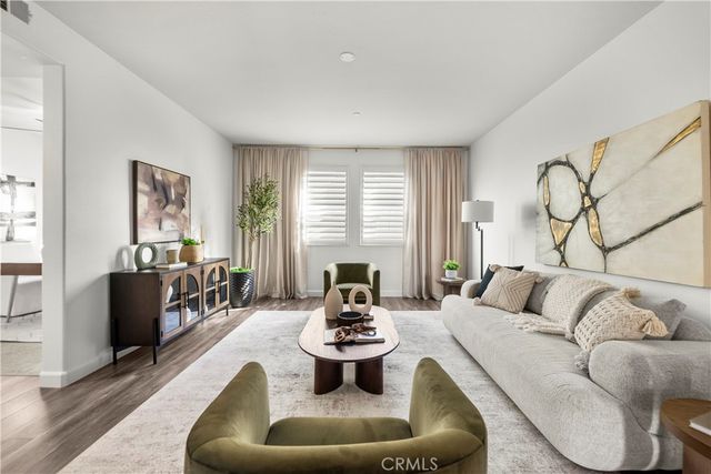 22157 Barrington, Saugus, CA 91350