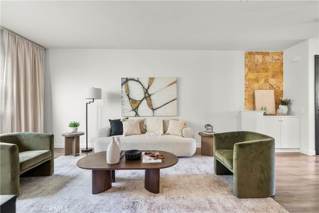 22157 Barrington, Saugus, CA 91350