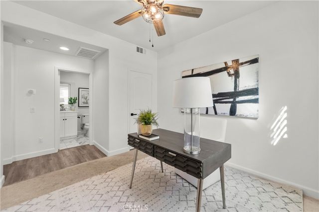 22157 Barrington, Saugus, CA 91350