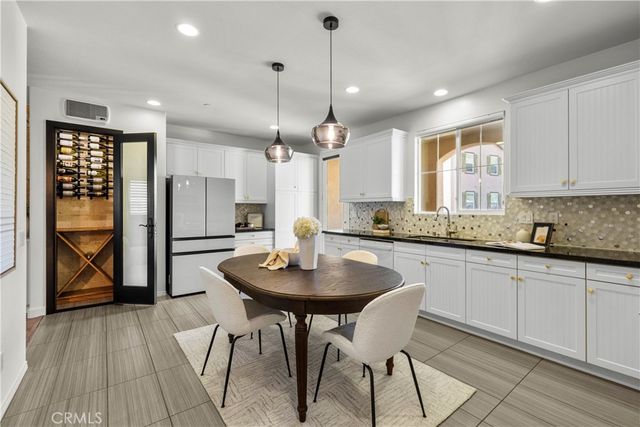 22157 Barrington, Saugus, CA 91350