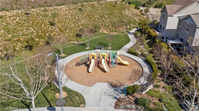 22157 Barrington, Saugus, CA 91350