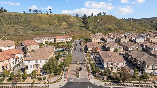 22157 Barrington, Saugus, CA 91350